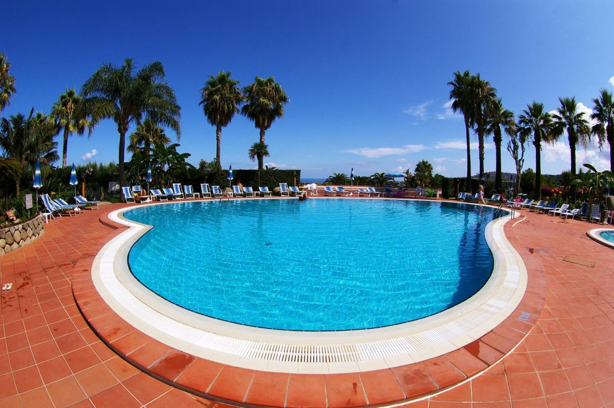Hotel Residence Costa Azzurra Capo Vaticano Exterior photo