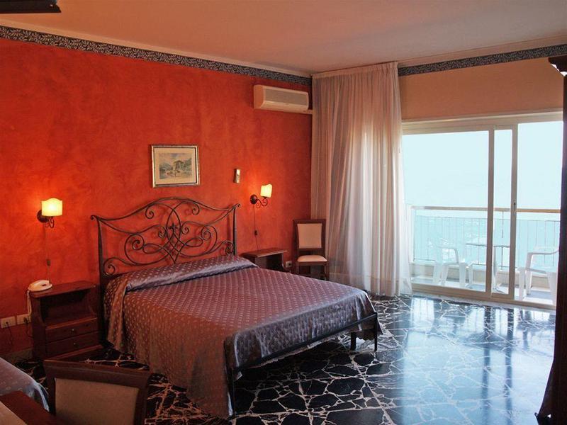 Hotel Residence Costa Azzurra Capo Vaticano Exterior photo